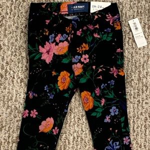Old Navy toddler skinny pants 18-24 months. NWT